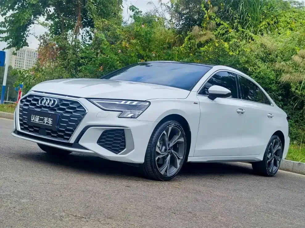 Audi A3 — фото 1