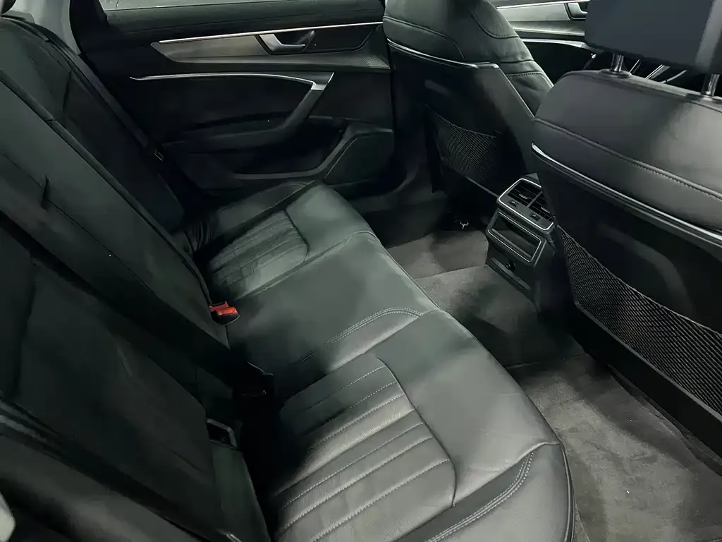 Audi A6L 2021 из CN, фото 7