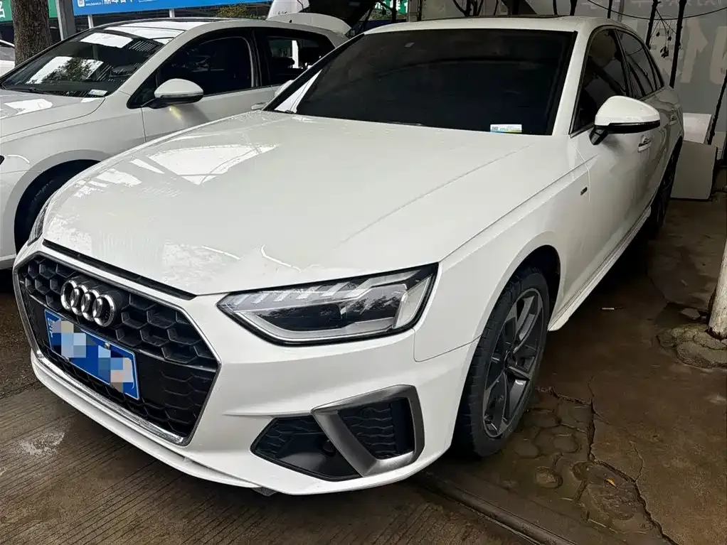 Audi A4L 2022 из CN, фото 1