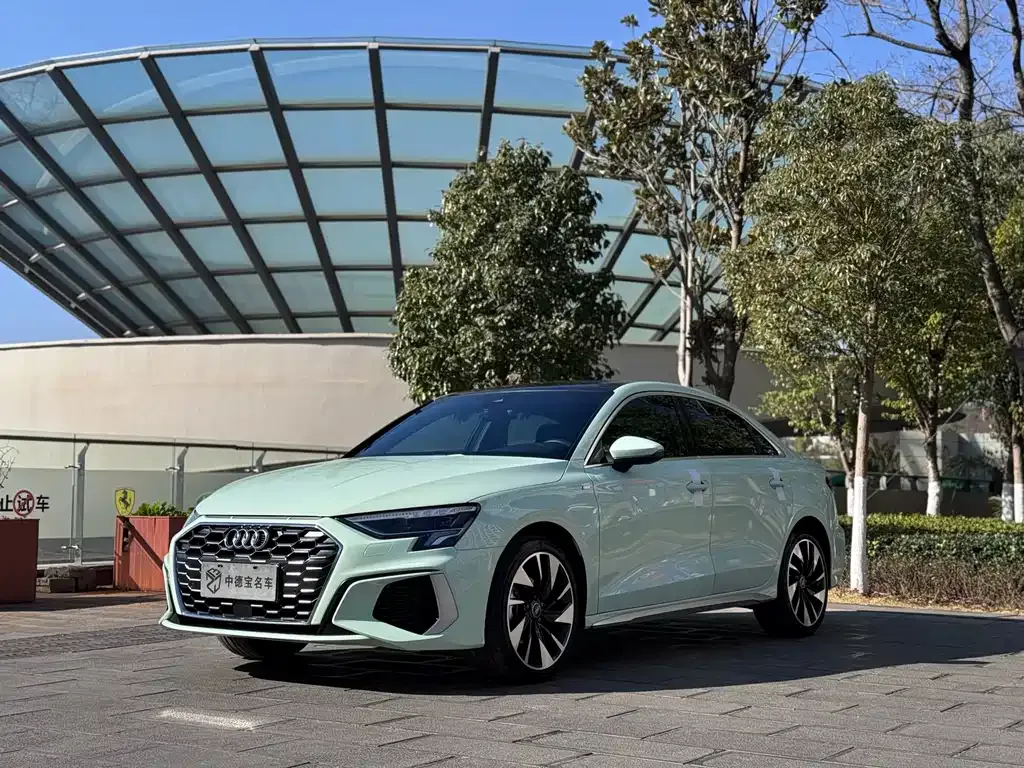 Audi A3 — фото 1