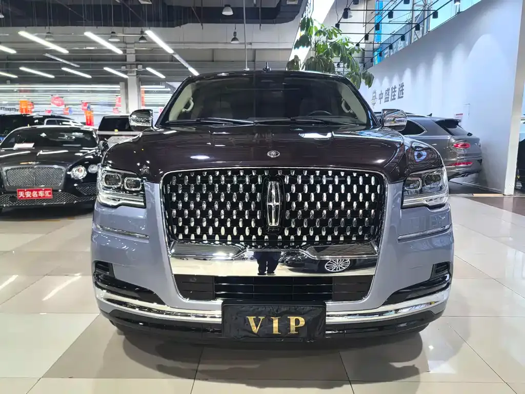 Lincoln Navigator One 2023 из CN, фото 2