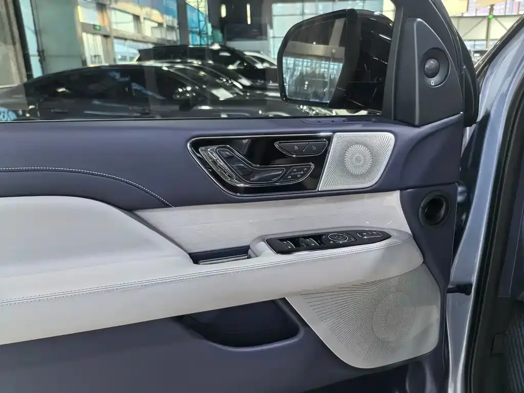 Lincoln Navigator One 2023 из CN, фото 7