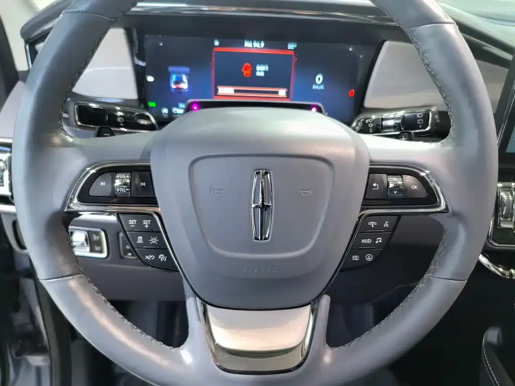 Lincoln Navigator One 2023 из CN, фото 10