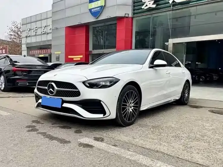 Mercedes-Benz C-Class — фото 1