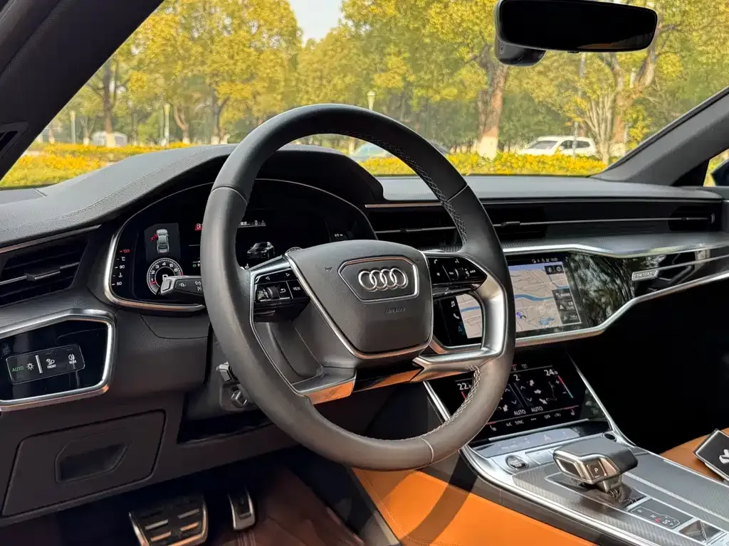 Audi A7L — фото 2