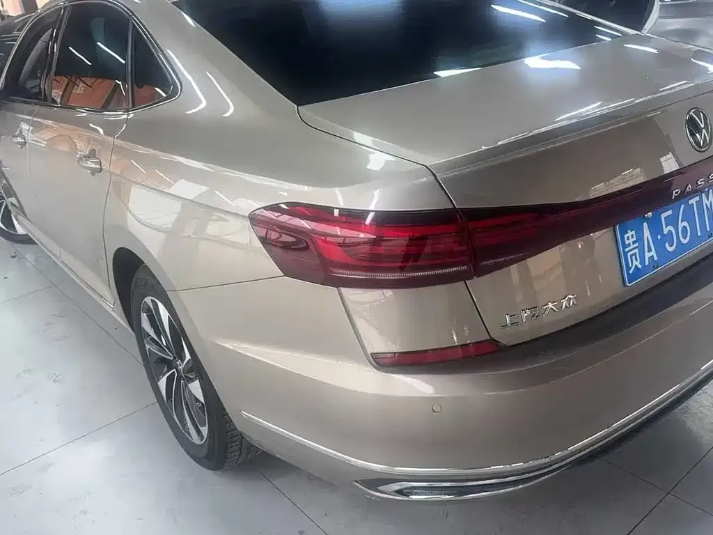 Volkswagen Passat — фото 5