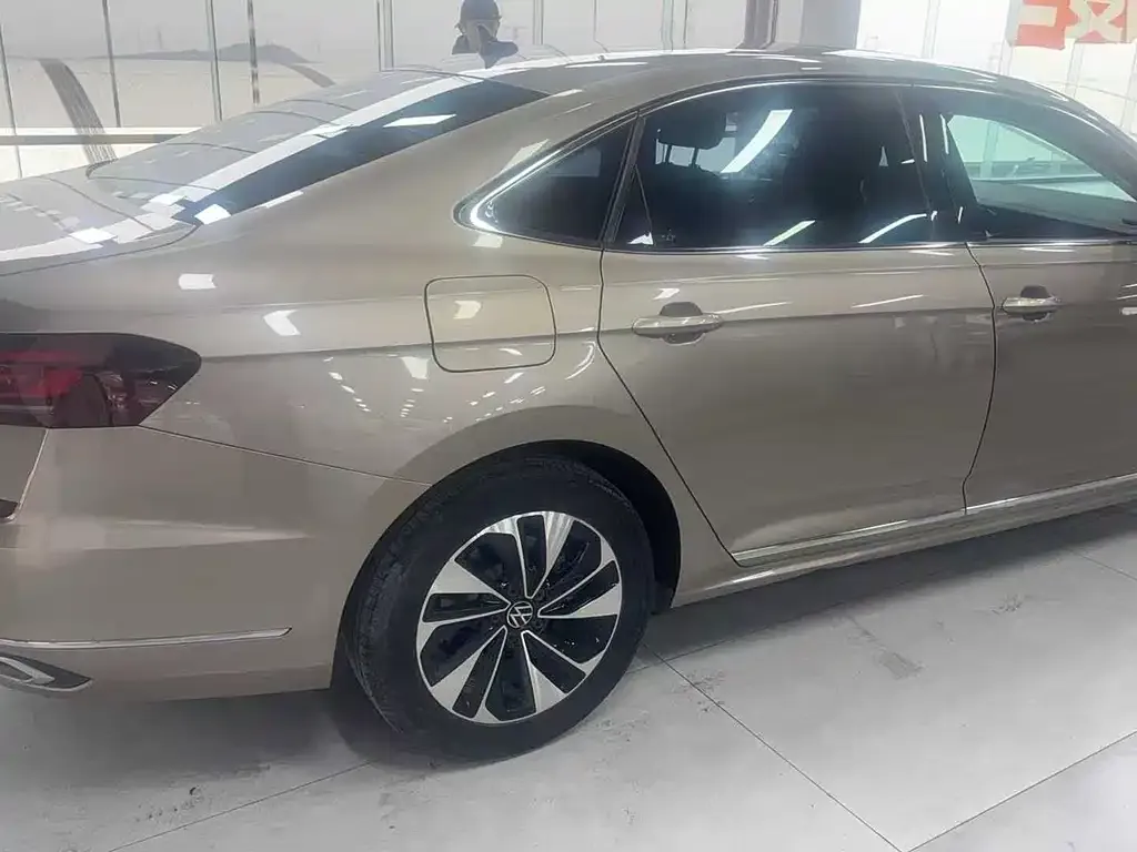 Volkswagen Passat — фото 4