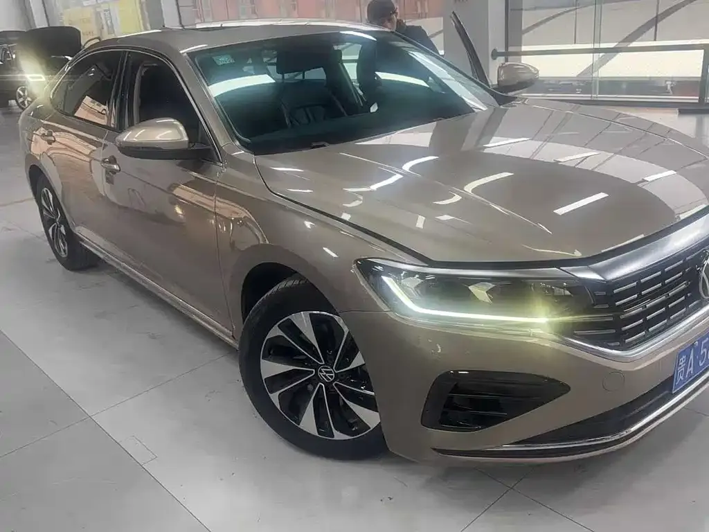 Volkswagen Passat — фото 7