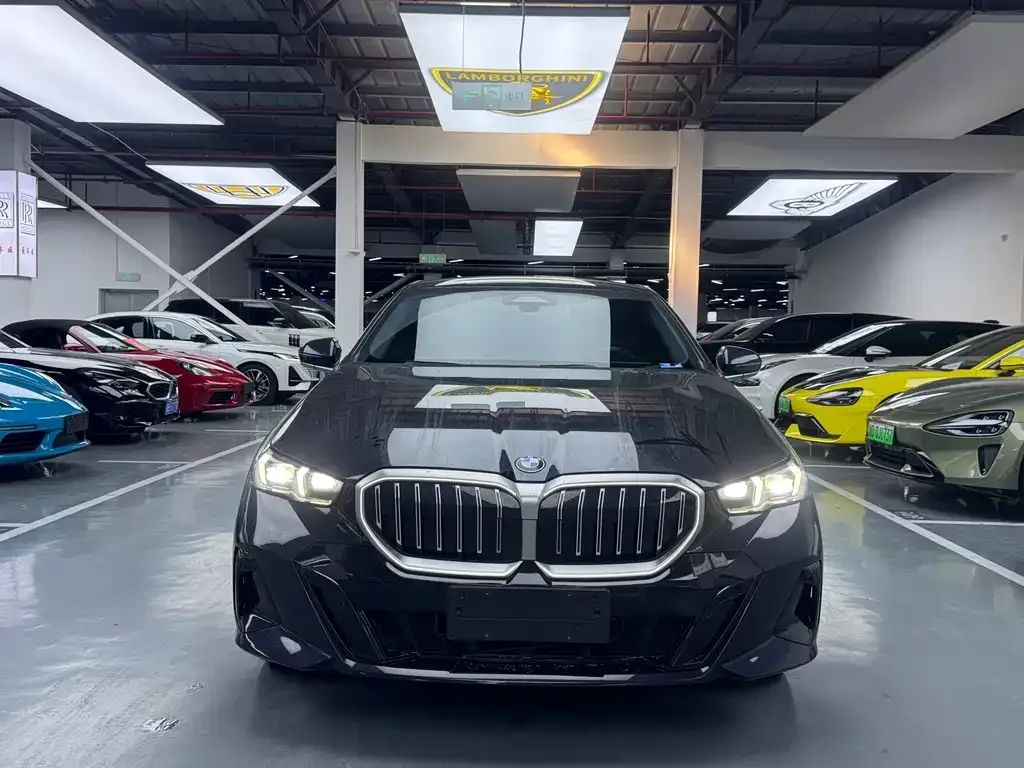 BMW 5 Series — фото 2