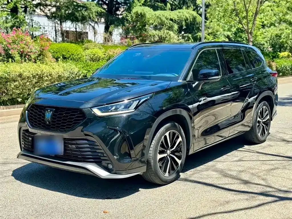 Toyota Crown Kluger 2021 из CN, фото 1