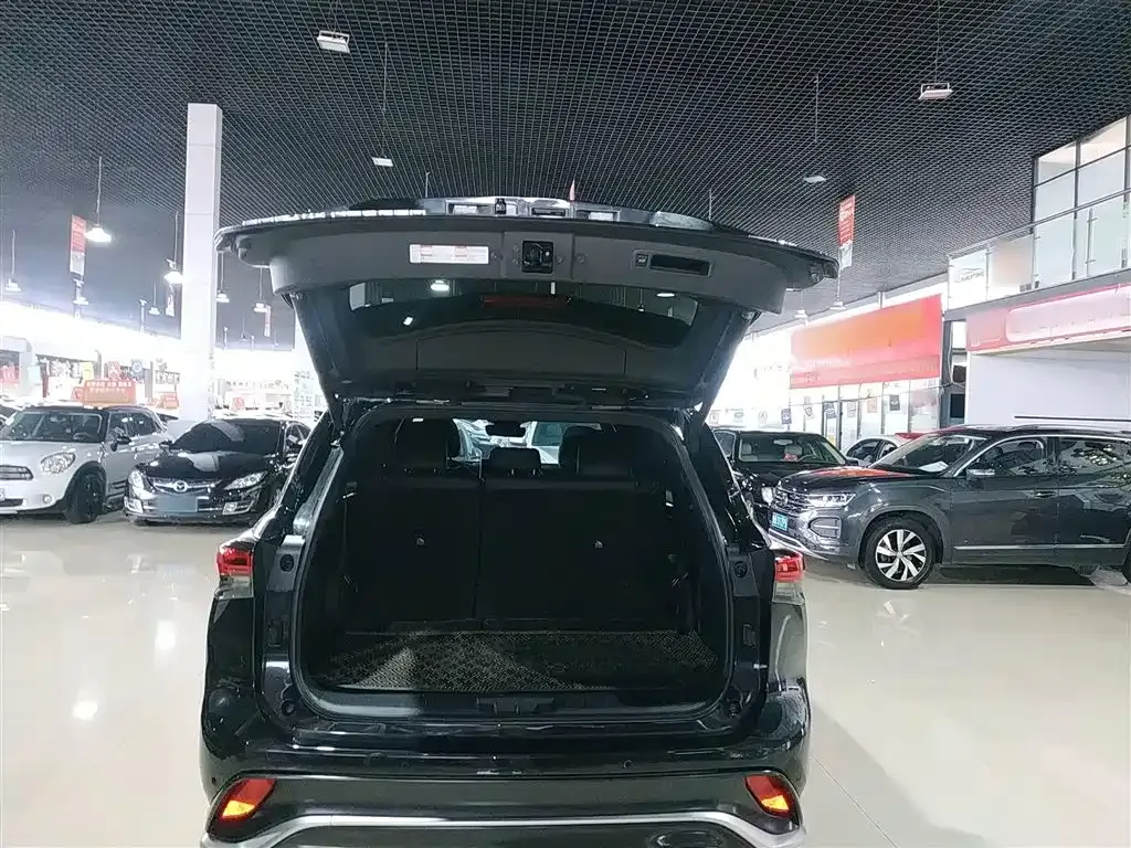 Toyota Crown Kluger 2021 из CN, фото 6