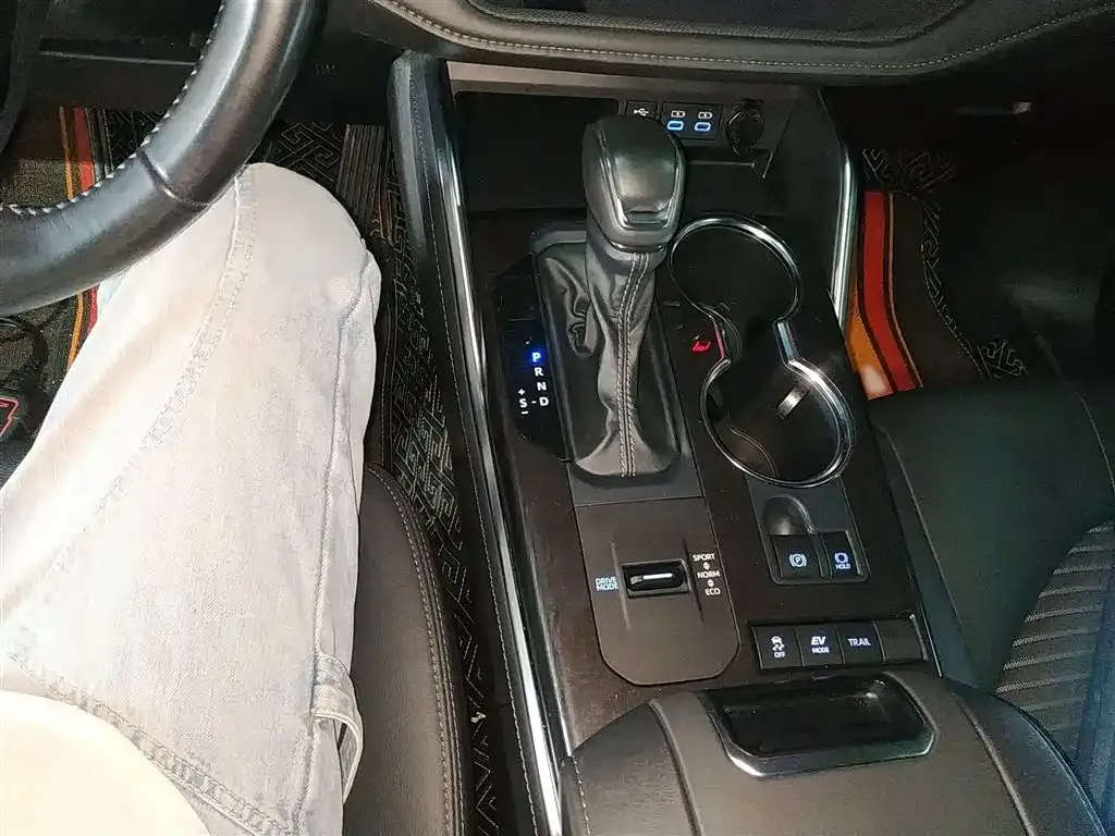 Toyota Crown Kluger 2021 из CN, фото 5