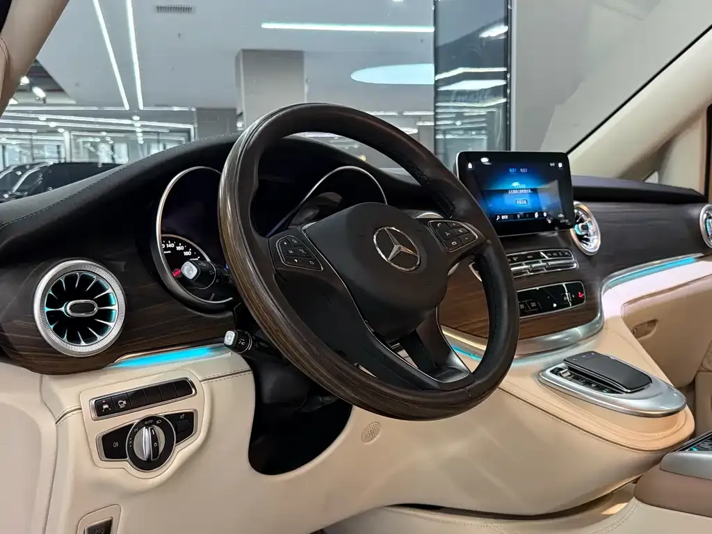Mercedes-Benz V-Class 2022 из CN, фото 2