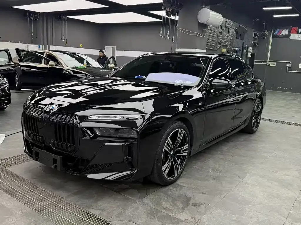BMW 7 Series 2025 из CN, фото 1