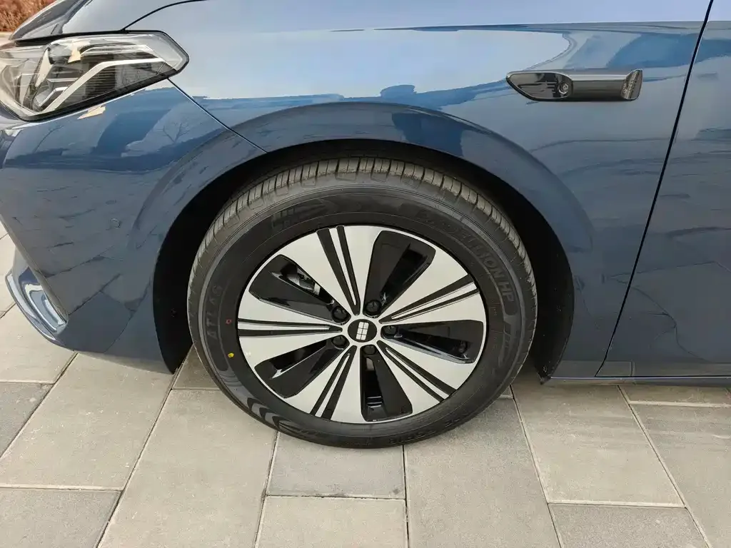 Geely 银河A7 2025 из CN, фото 2