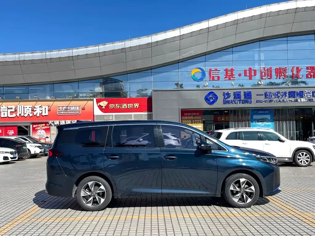 GAC Motor Trumpchi M6 — фото 10
