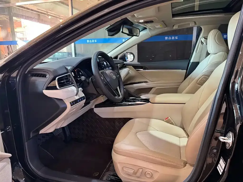 Toyota Camry 2022 из CN, фото 2