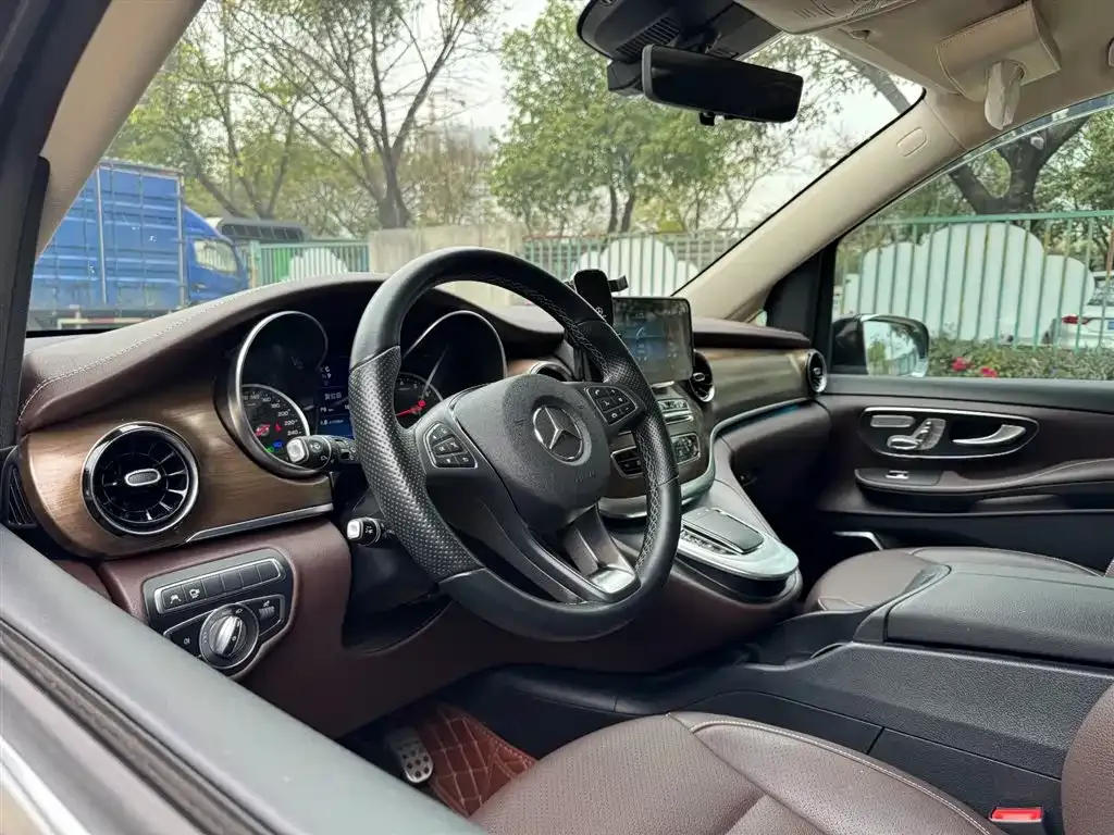 Mercedes-Benz V-Class 2023 из CN, фото 7