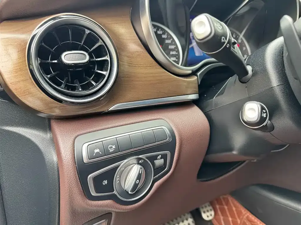 Mercedes-Benz V-Class 2023 из CN, фото 3