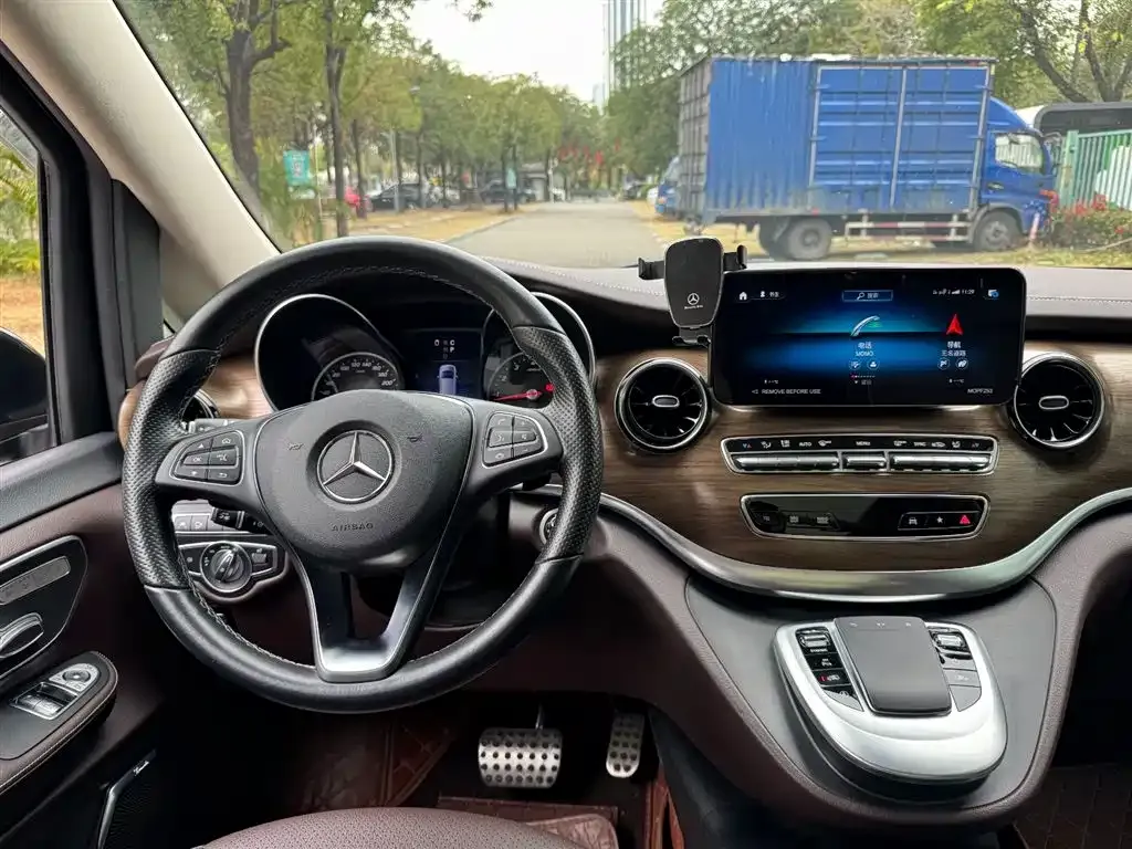 Mercedes-Benz V-Class 2023 из CN, фото 4