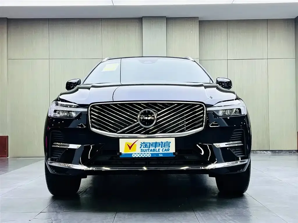 Volvo XC60 — фото 8
