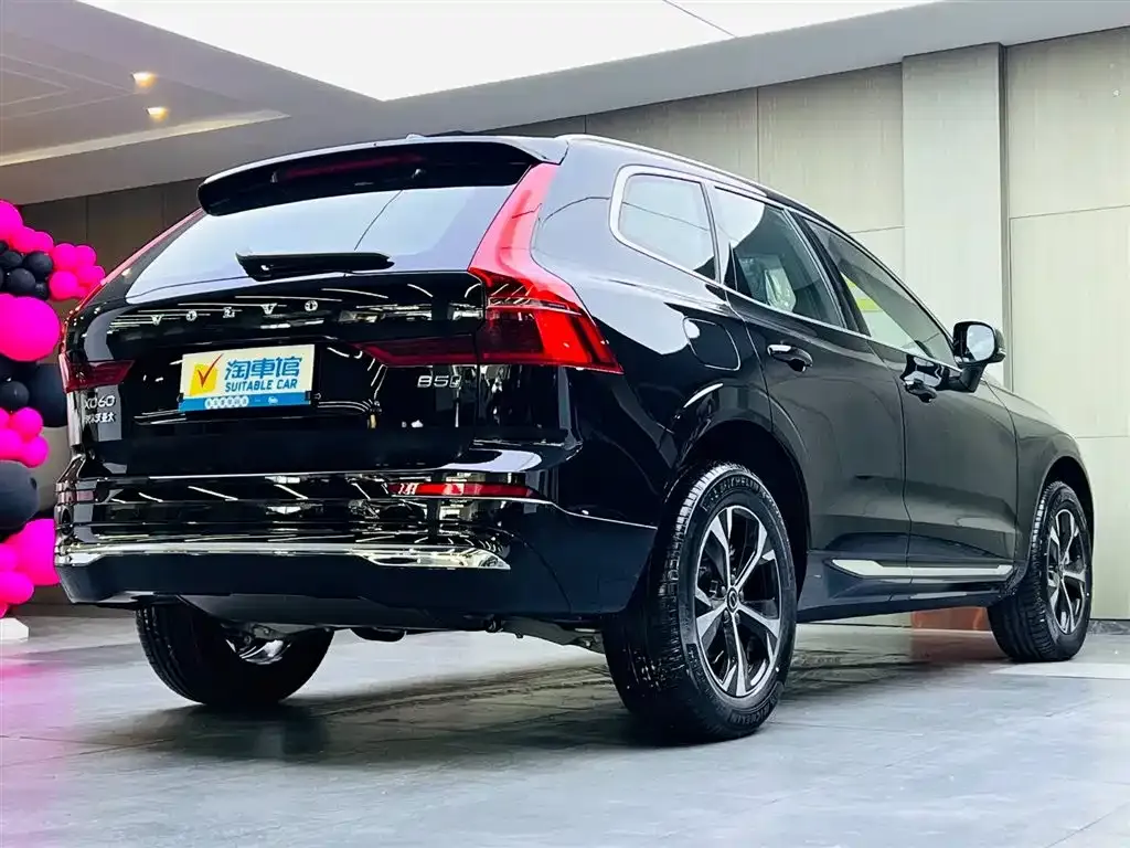 Volvo XC60 — фото 9