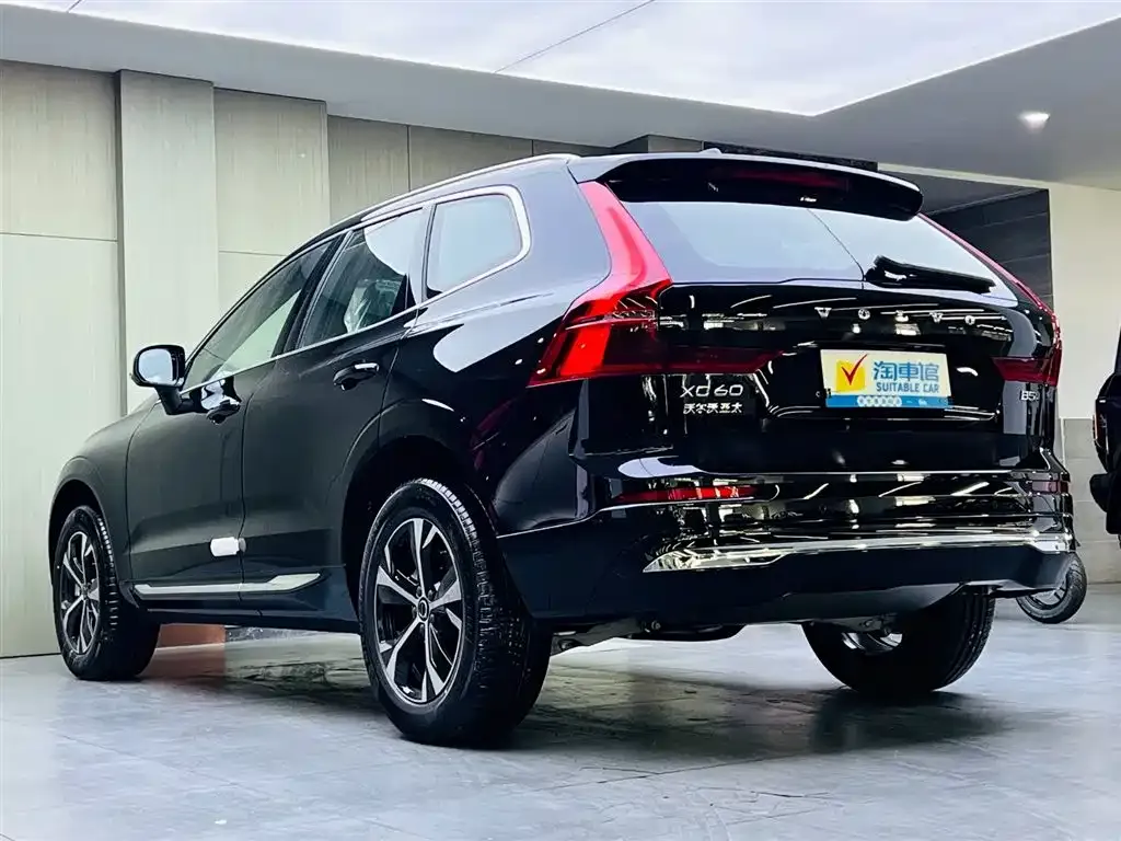 Volvo XC60 — фото 7