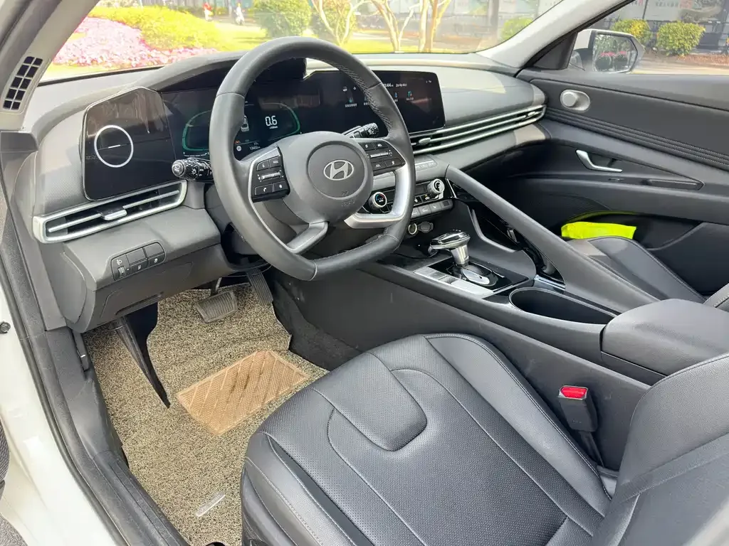 Hyundai Elantra 2024 из CN, фото 7