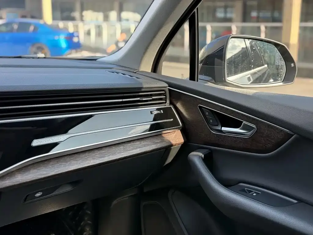 Audi Q7 2021 из CN, фото 4
