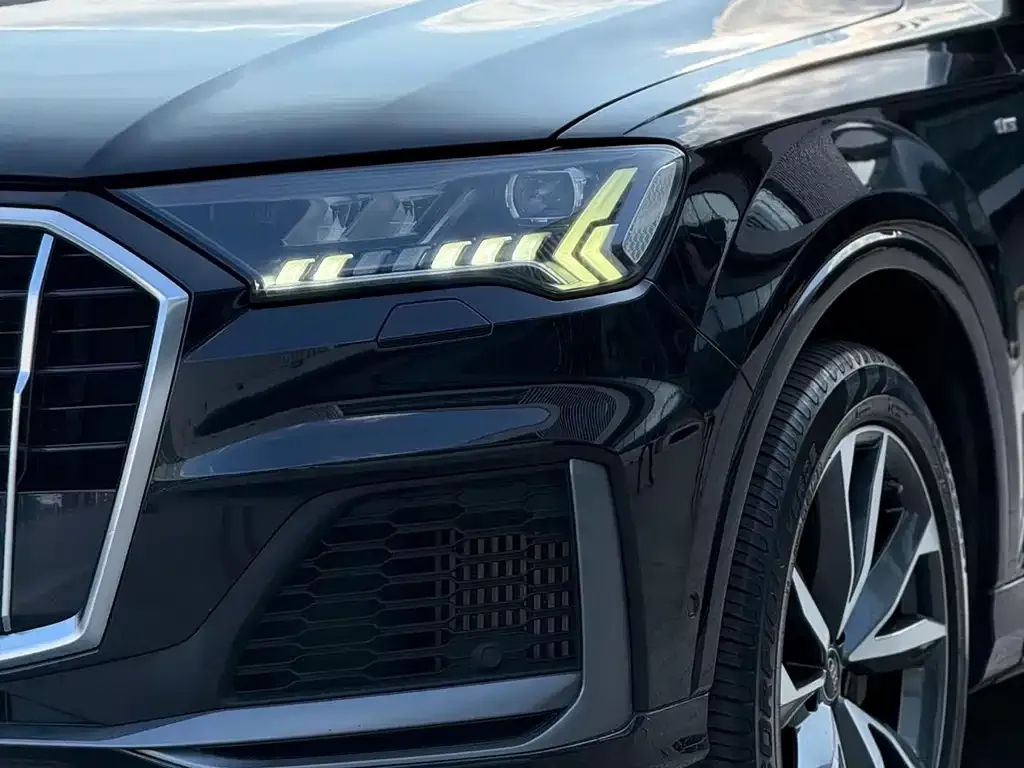 Audi Q7 2021 из CN, фото 2