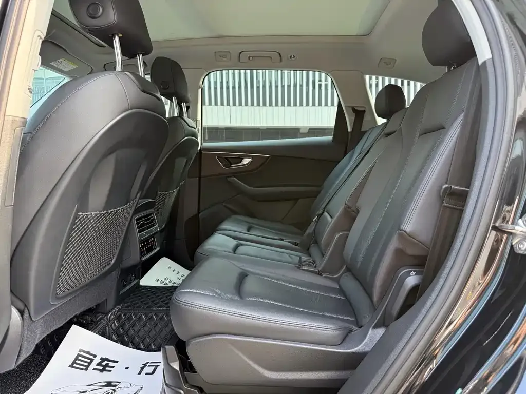 Audi Q7 2021 из CN, фото 8