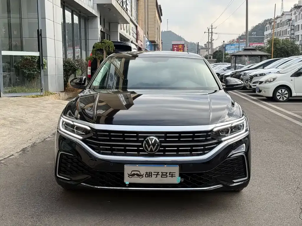Volkswagen Passat — фото 1
