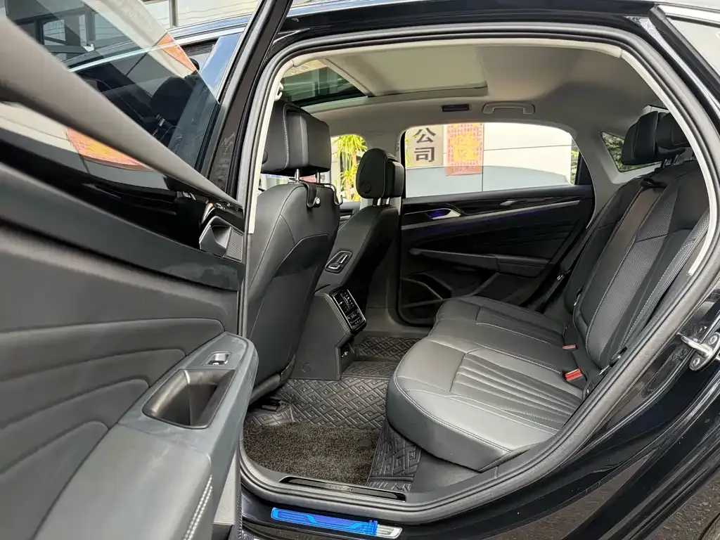 Volkswagen Passat — фото 2