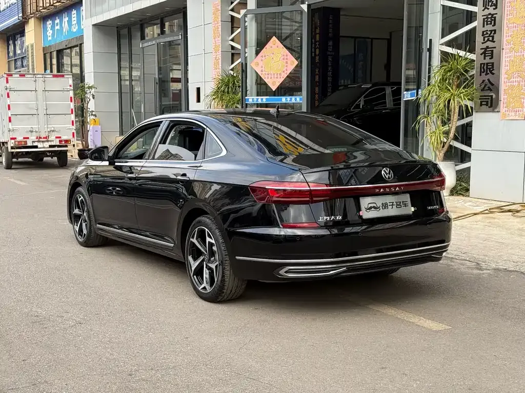Volkswagen Passat — фото 8