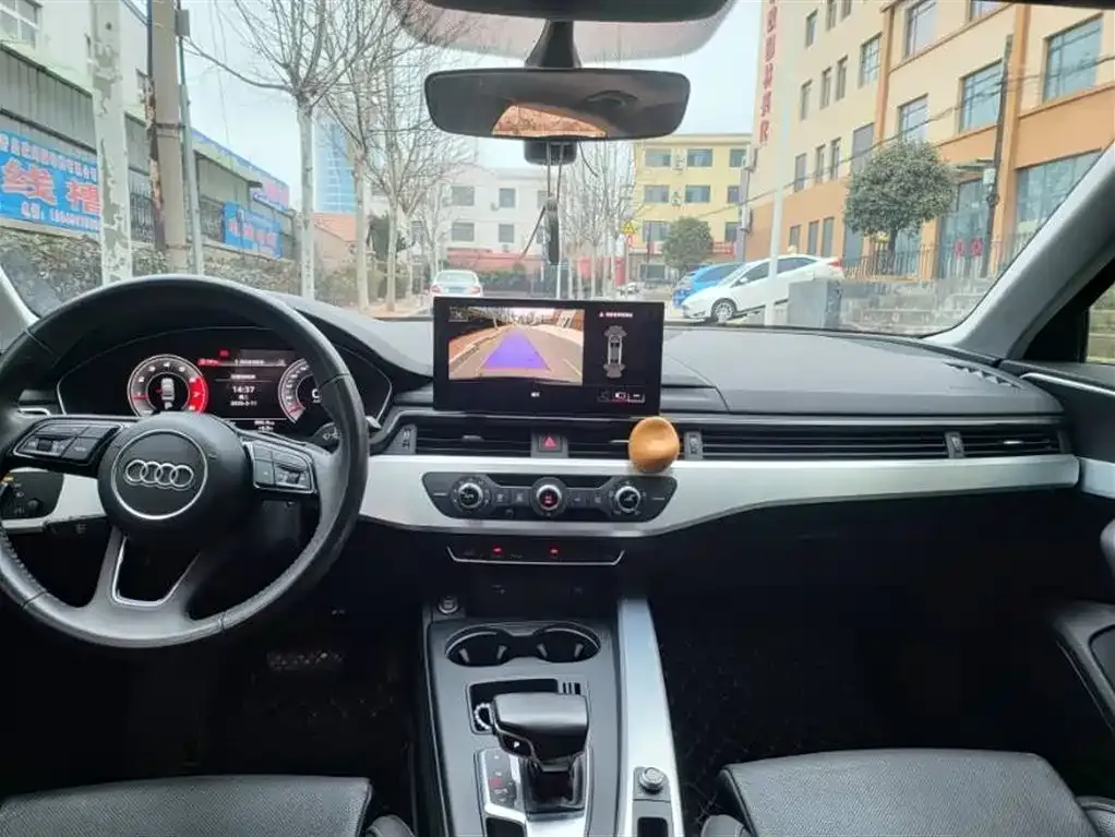 Audi A4L 2021 из CN, фото 4