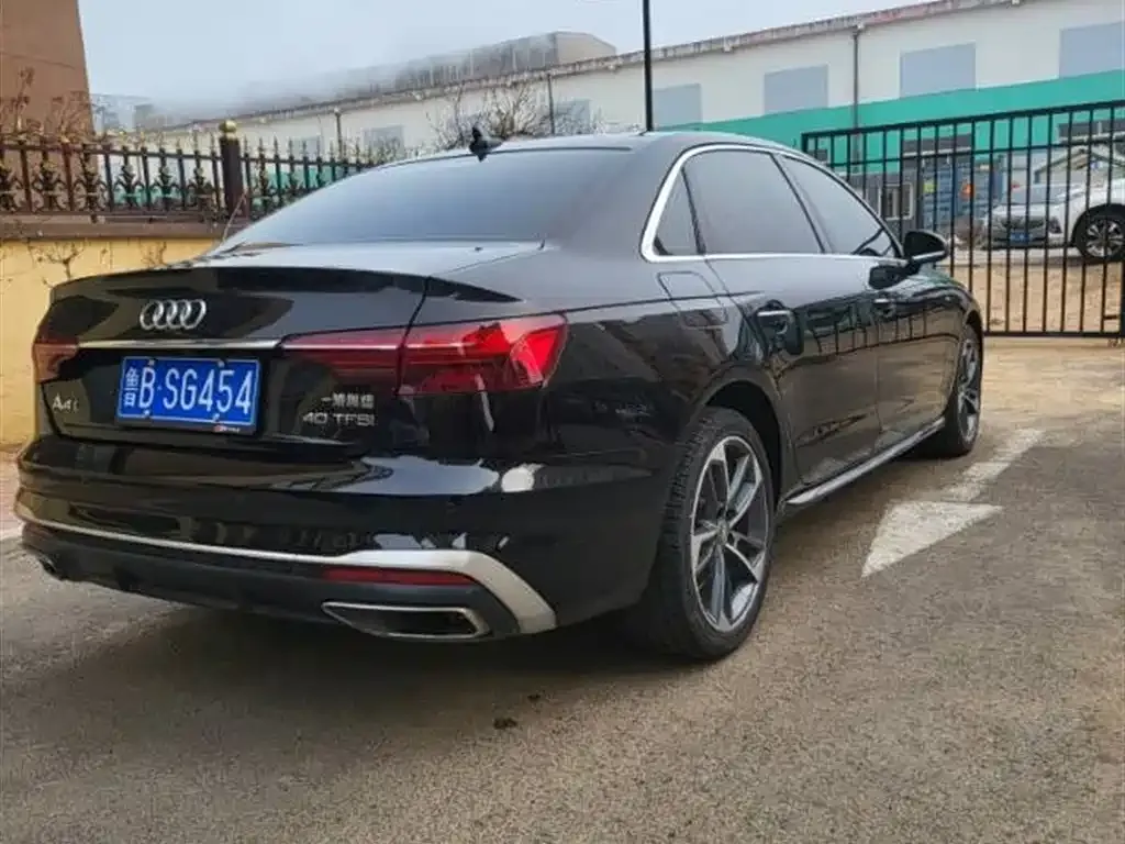 Audi A4L 2021 из CN, фото 3