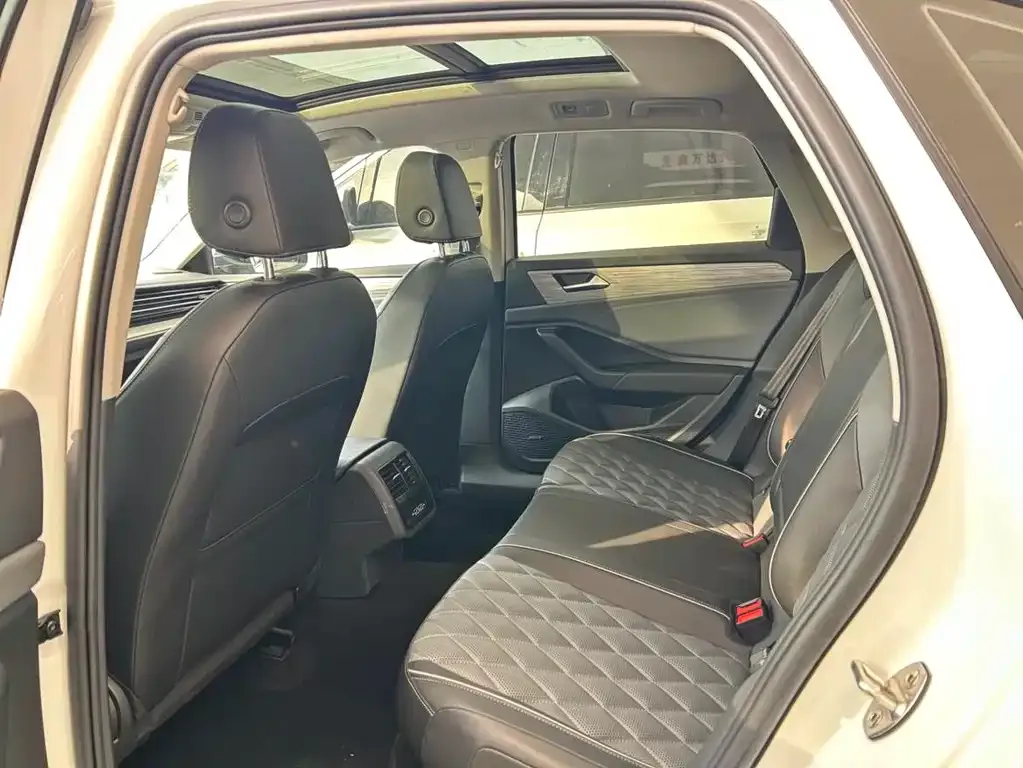 Volkswagen Sagitar 2023 из CN, фото 3