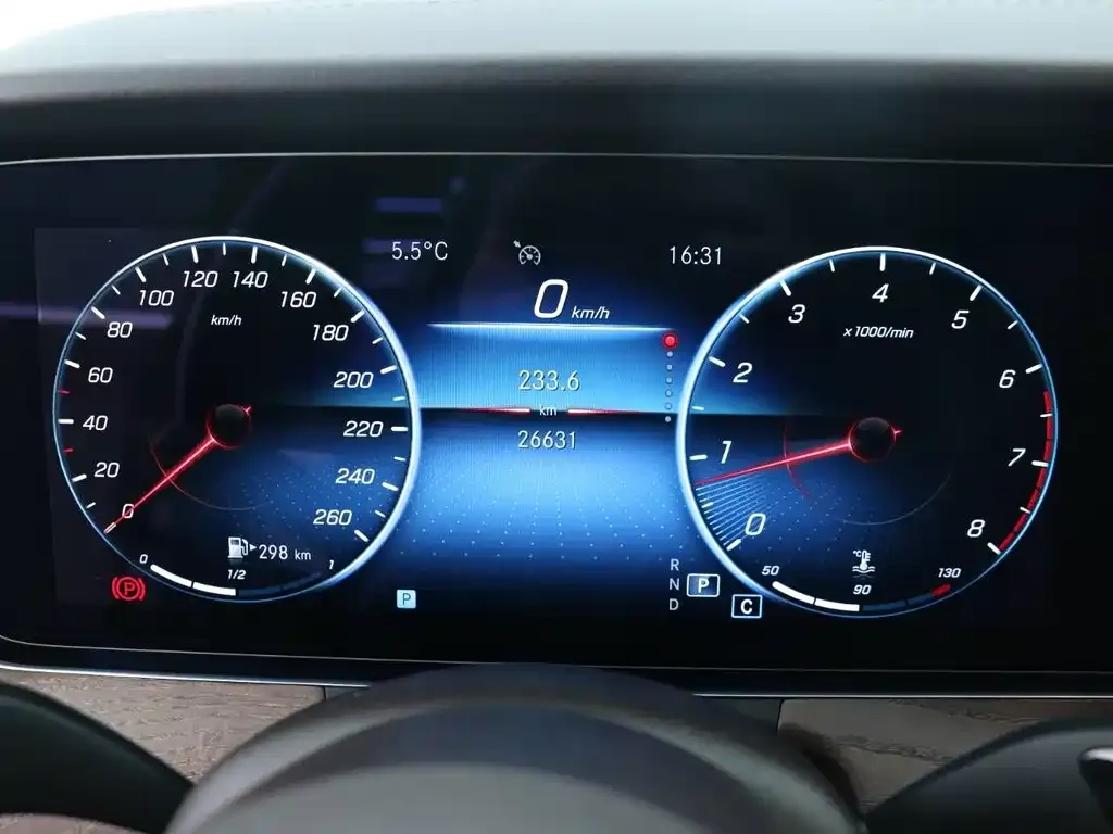 Mercedes-Benz E-Class 2023 из CN, фото 2