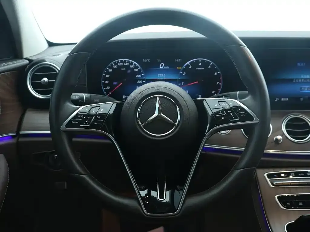 Mercedes-Benz E-Class 2023 из CN, фото 4