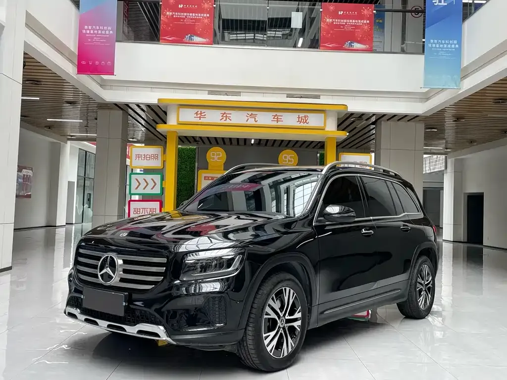 Mercedes-Benz GLB — фото 1