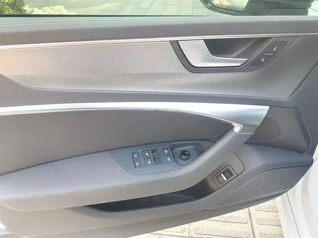 Audi A7L 2022 из CN, фото 5