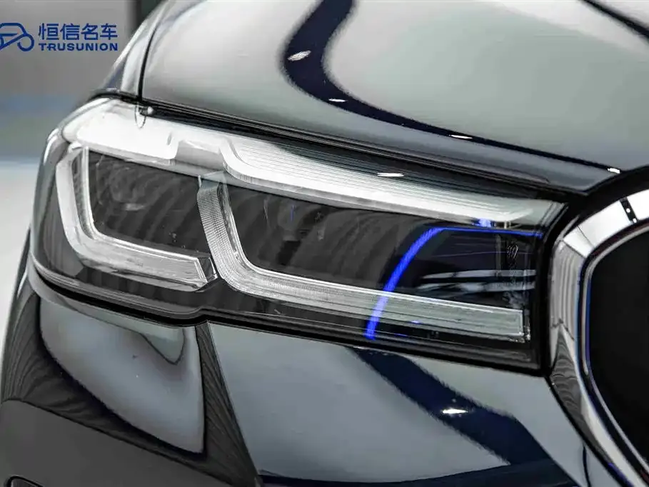 BMW 5 Series 2023 из CN, фото 3