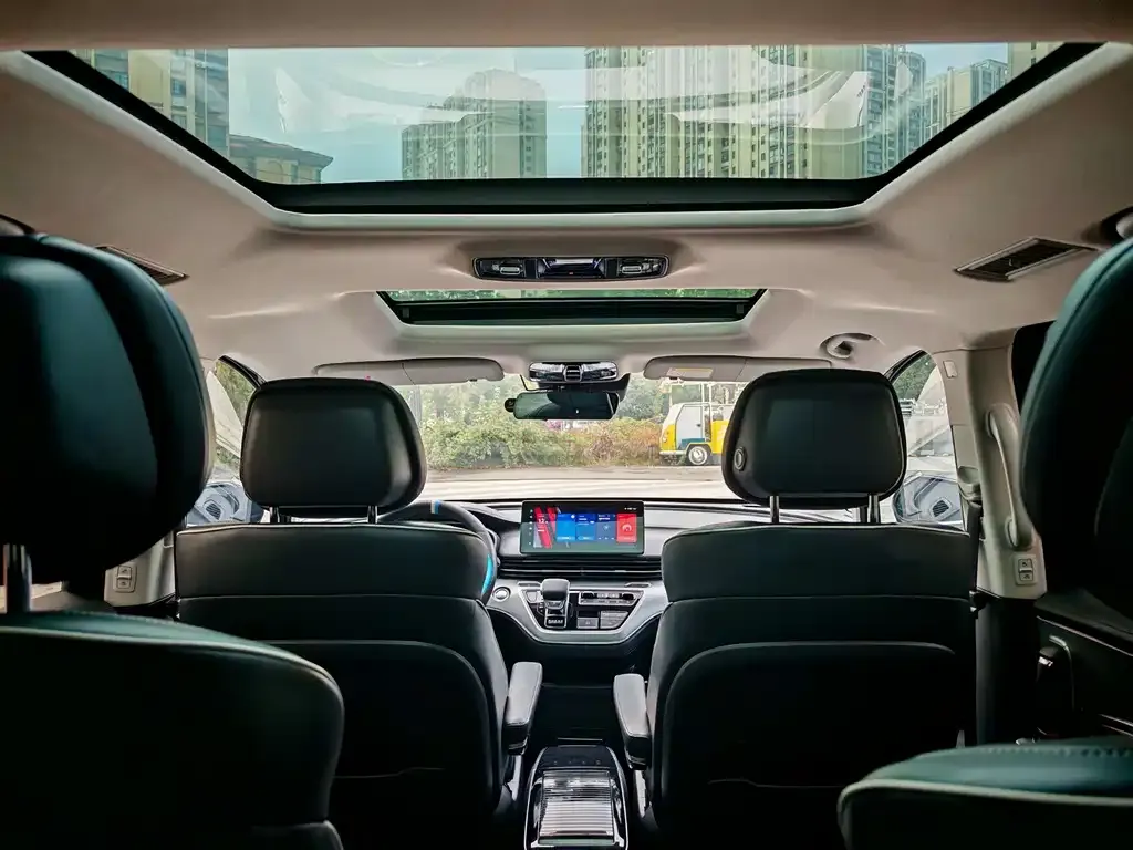 Roewe iMAX8 2021 из CN, фото 2