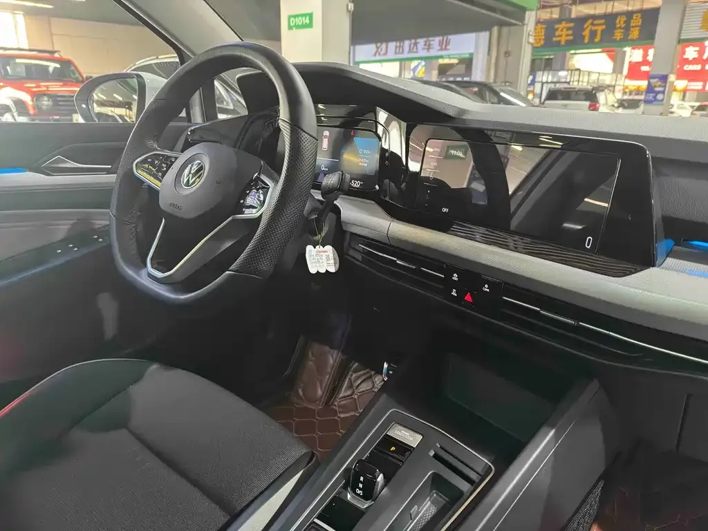 Volkswagen Golf 2022 из CN, фото 6