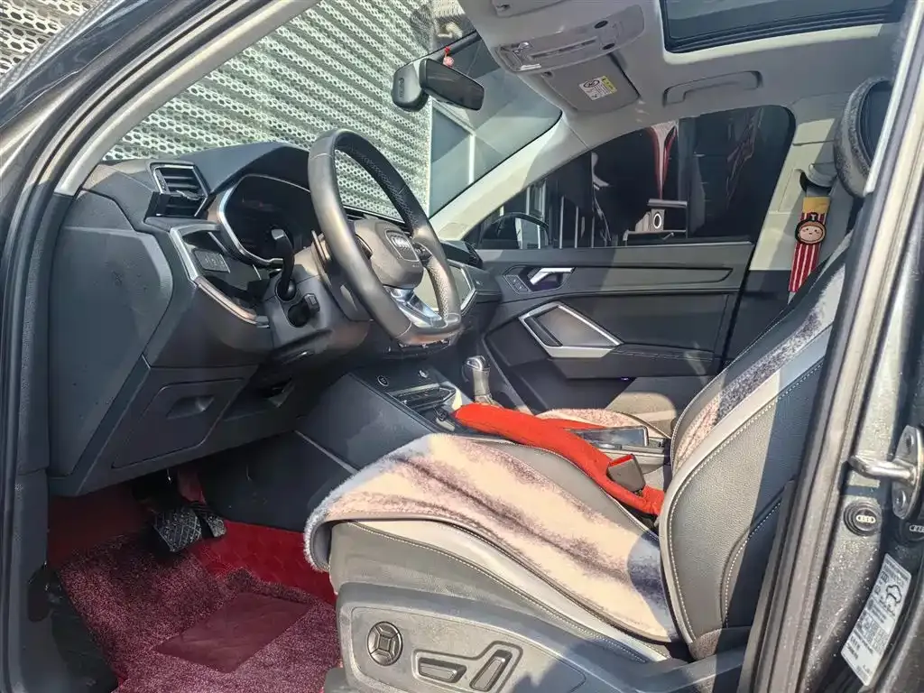 Audi Q3 2023 из CN, фото 2