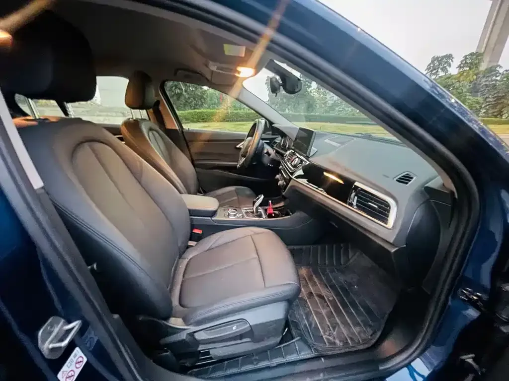 BMW 1 Series 2021 из CN, фото 9