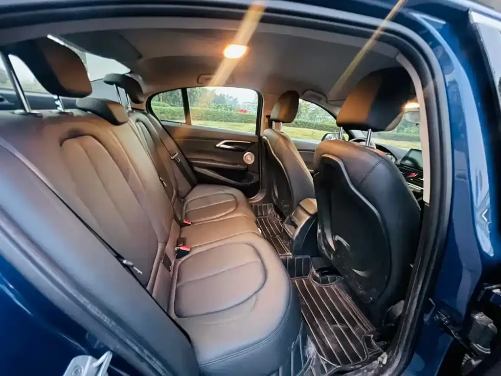 BMW 1 Series 2021 из CN, фото 7