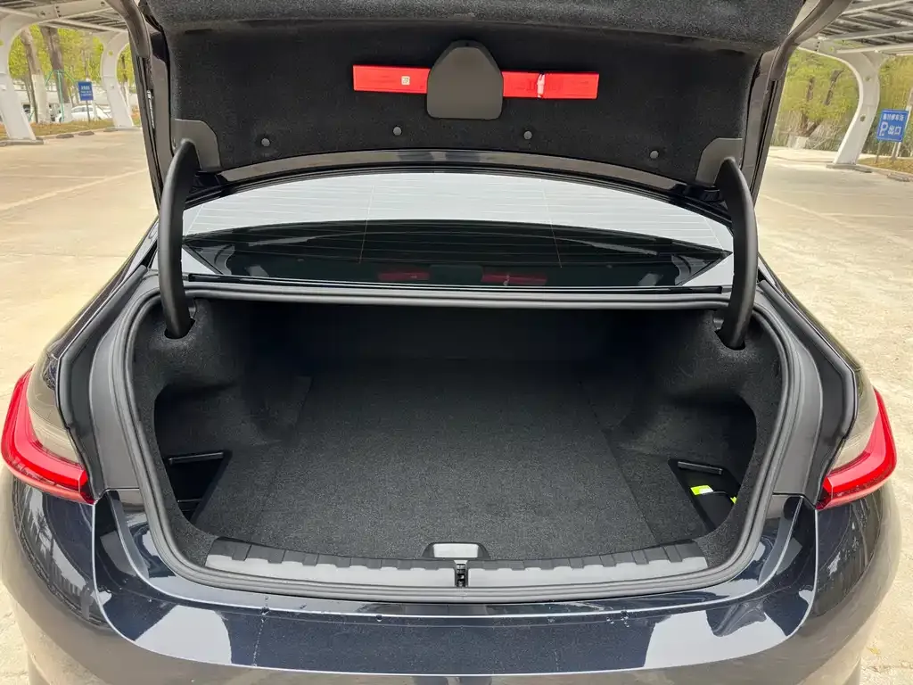 BMW i3 — фото 9