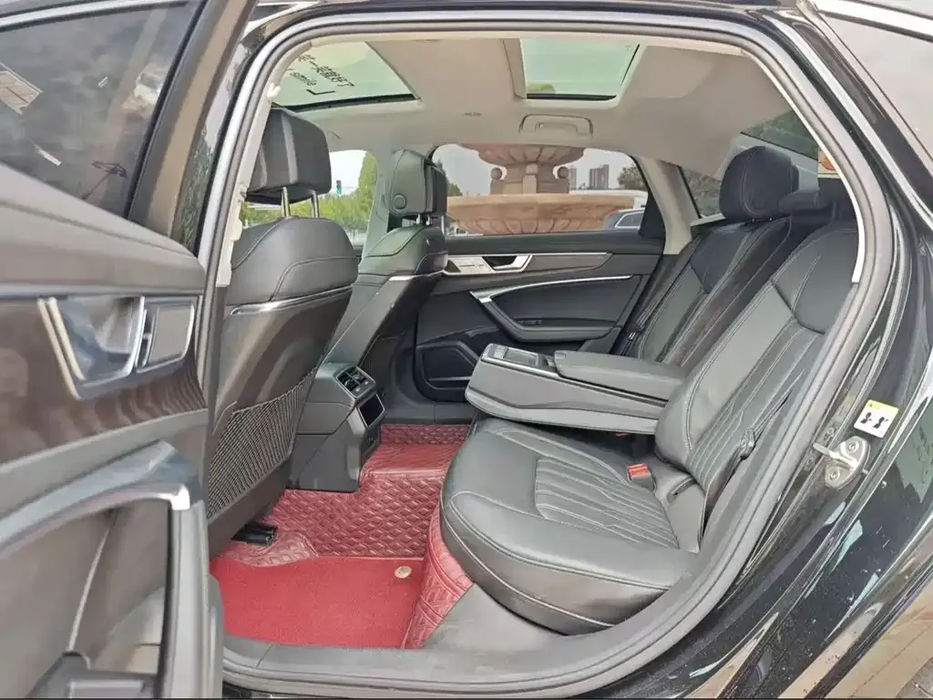 Audi A6L 2021 из CN, фото 6