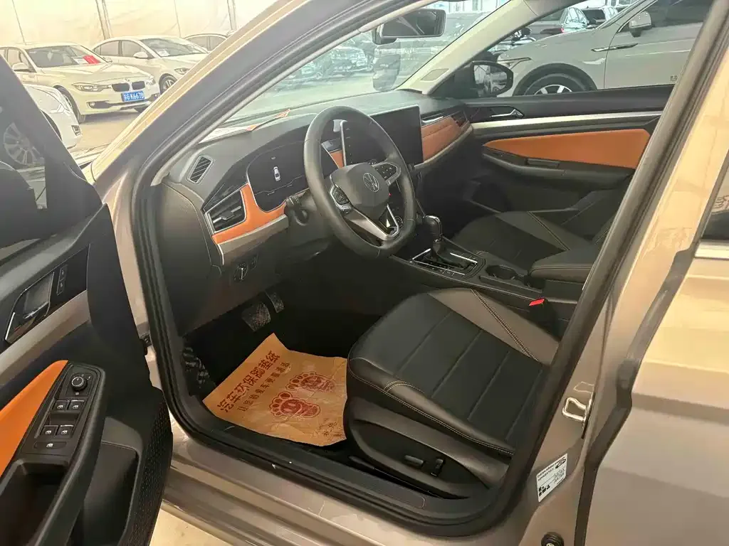 Volkswagen Bora 2023 из CN, фото 6
